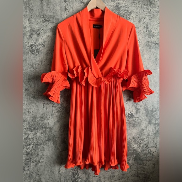 Stunning Orange dress with deep v neck and ruffle detail spring/summer dress - Picture 4 of 15